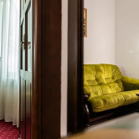 Cornul Vanatorului Hotel Piteşti