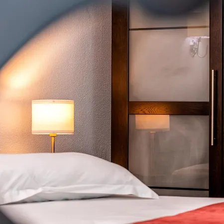 Cornul Vanatorului Hotel