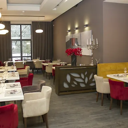 Cornul Vanatorului Hotel Piteşti