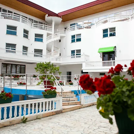 Cornul Vanatorului Hotel 3*